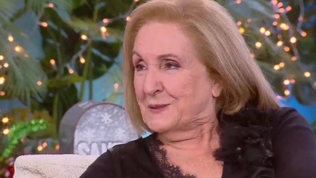 Καρμεν Ρουγγερη: Με παιρνει τηλεφωνο ο γιος μου και μου λεει "Ρε μανα, τι φωτογραφια ειναι αυτη;"