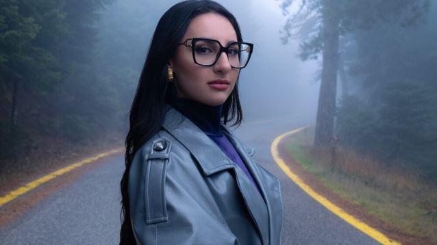 Η Klavdia απαντά για τη διαφορά ηλικίας με τον σύντροφό της: &quot;Μπορεί να είμαι 22, αλλά νιώθω και σκέφτομαι σαν να είμαι 30&quot;