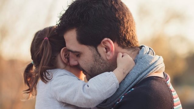 MamaPost by The Mamagers: «Μπαμπά, δεν ήσουν ποτέ εδώ να με στηρίξεις. Κι αυτό είναι χειρότερο από το να ήσουν ολότελα απών»