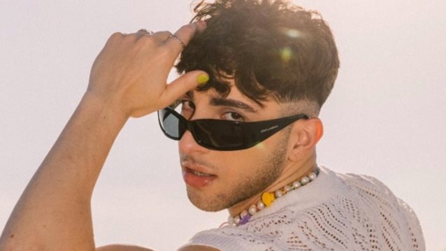 Eye Candy | Ο Zaf φωτογραφίζεται μόνο με την πετσέτα του