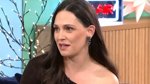 Μαίρη Μηνά: Έλεγα στον Μιχάλη &quot;Πώς αισθάνεσαι που εσύ, ο εσωτερικός και ο ήσυχος, γέννησες μια παρλαπίπα;&quot;