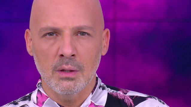 Νίκος Μουτσινάς: Η αιχμηρή ατάκα για το GNTM: «Κι αν έχω δώσει κάποια λεφτά και έχω workshop με τη Βίκυ Καγιά, να μη με περάσει;»