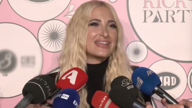 Η Ιωάννα Τούνη αντέδρασε με ερώτηση: &quot;Ωραία δεν περνάμε; Θες να εκνευριστώ πάλι;&quot;