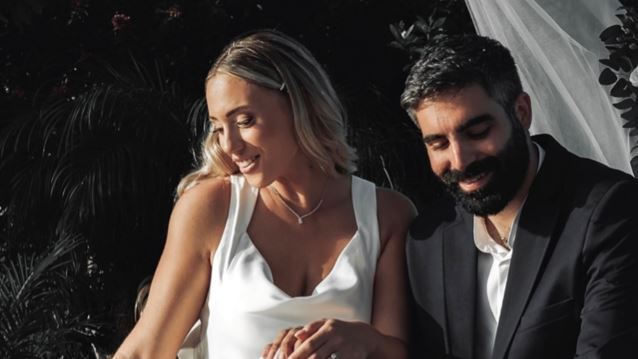 Απρόσμενη αποκάλυψη από την Άννα Κορακάκη - Παντρεύτηκε πριν δυο χρόνια με τον Γιάννη Χαλκιαδάκη