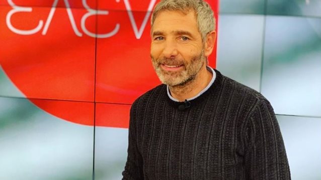 Θοδωρής Αθερίδης: Η Μενεγάκη τον υποδέχθηκε τραγουδώντας «έλα στον παππού»! Οι αφοπλιστικές ατάκες on air