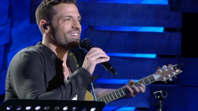 Κωνσταντίνος Αργυρός: Η εμφάνιση στην πρεμιέρα του Λαζόπουλου &amp; τα θερμά λόγια για εκείνον μπροστά στην κάμερα