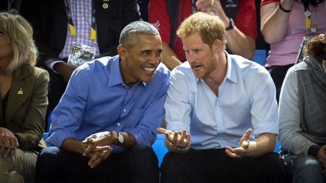 Πρίγκιπας Harry - Barack Obama: Το αστείο backstage βίντεο πριν τη συνέντευξή τους
