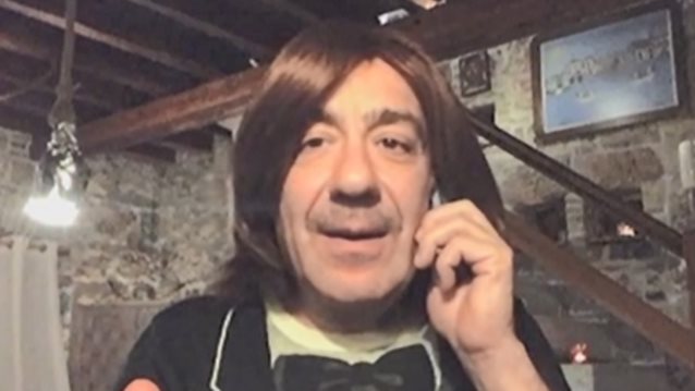 Σωτήρης Καλυβάτσης: Η σπαρταριστή εμφάνιση στο Live Tonight! Όσα είπε για τη ζωή στην καραντίνα με τη σύντροφό του