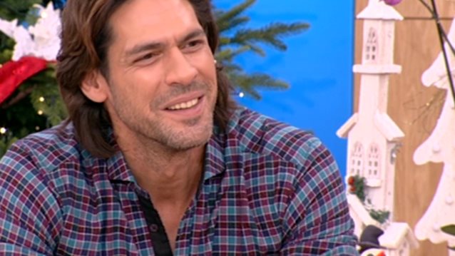 Γιάννης Σπαλιάρας
: Το απίστευτο περιστατικό με θαυμάστρια: Του έκανε «ντου» στο κρεβάτι του!