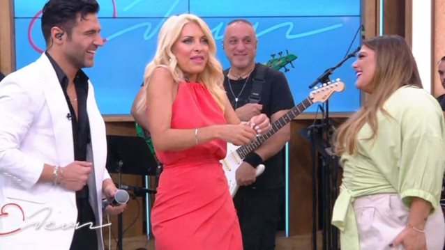 Ελένη | Η Δανάη Μπάρκα έκανε &quot;ντου&quot; στην Ελένη Μενεγάκη