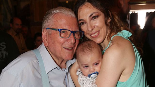 Κώστας Βουτσάς - Αλίκη Κατσαβού: Το φωτογραφικό άλμπουμ της βάφτισης του γιου τους, Φοίβου