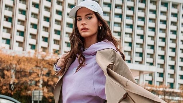 Comfy &amp; stylish | Η Χριστίνα Μπόμπα έκανε μία από τις πιο ωραίες athleisure εμφανίσεις της