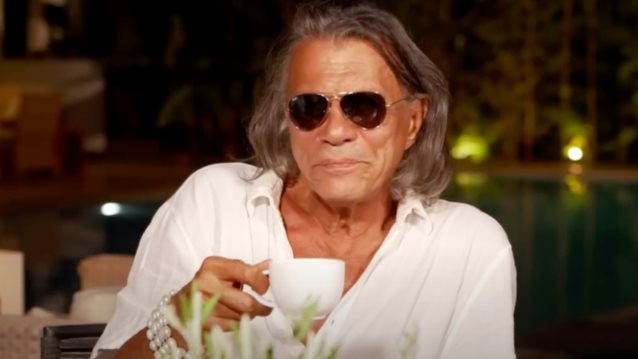 Η αποκάλυψη του Ηλία Ψινάκη για τον Σάκη Ρουβά: &quot;Αυτό έγινε επερώτηση στη Βουλή, έγινε σκάνδαλο&quot;