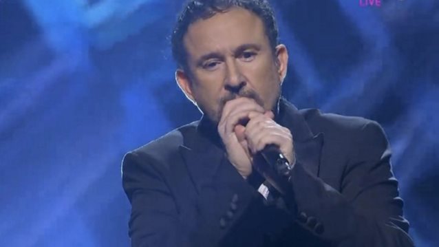 Ο Γιάννης Παπαμιχαήλ αποκάλυψε γιατί αποχώρησε νωρίτερα από τη σκηνή του J2US