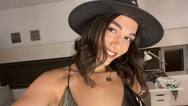 Η Μελίνα Νικολαΐδη στην κουζίνα | Έφτιαξε μακαρόνια με κιμά στο Λονδίνο