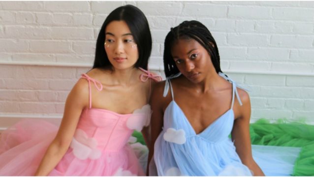 Fashion News: Αυτό είναι το πιο περίεργο μοτίβο που έχει κατακλύσει το Instagram
