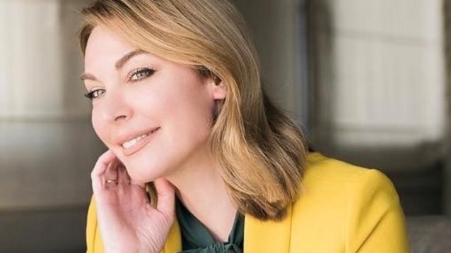 Η Τατιάνα Στεφανίδου καλωσορίζει το καλοκαίρι ποζάροντας με το μαγιό της