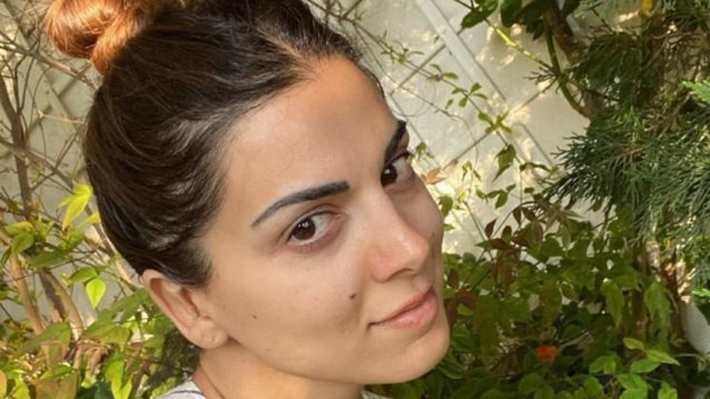 Σταματίνα Τσιμτσιλή : Ποζάρει χωρίς ίχνος μακιγιάζ και απαντά στα κακόβουλα σχόλια