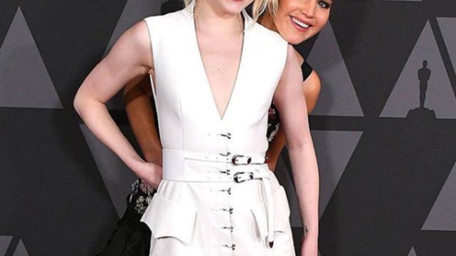 Emma Stone - Jennifer Lawrence: Το αστείο στιγμιότυπο στο κόκκινο χαλί
