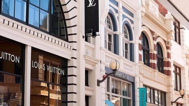 Louis Vuitton - Tiffany &amp; Co : Το κορυφαίο business deal oριστικοποιήθηκε