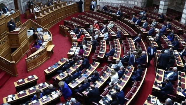 Τα πόθεν έσχες της Βουλής: Τα &quot;γερά πορτοφόλια&quot;, οι &quot;επενδυτές&quot;, τα υπέρογκα δάνεια και οι &quot;σκαφάτοι&quot;