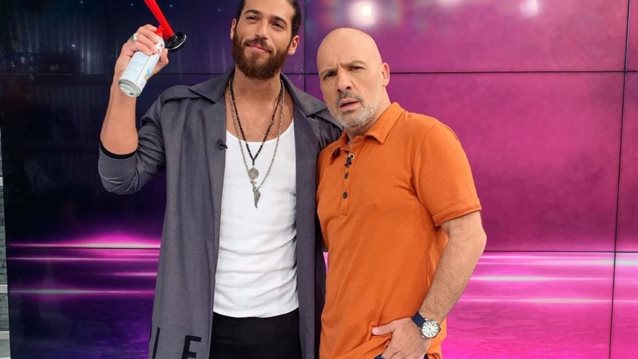 Νίκος Μουτσινάς: Η επεισοδιακή συνέντευξη με τον «Φτερωτό Θεό» | Η απάντηση για την «άσεμνη χειρονομία» &amp; τα παράπονα on air