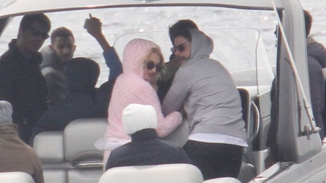 Κωνσταντίνα Σπυροπούλου- Γιώργος Κοτσοβός: Σε σκάφος με τον σύντροφό της: Φωτογραφίες