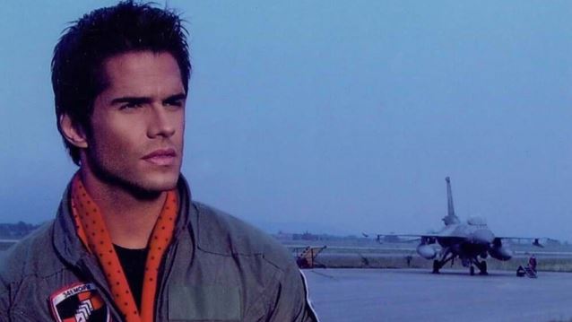 Ο Γιώργος Τσαλίκης σε στιγμιότυπα από τη θητεία του στην πολεμική αεροπορία