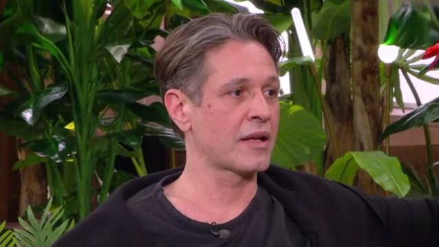 Αιμίλιος Χειλάκης: &quot;Απέφευγα τότε τις εκπομπές όπως ο διάολος το λιβάνι - Θεωρούσα ότι είμαι πιο σοβαρός αν δεν κάνω τηλεόραση&quot;