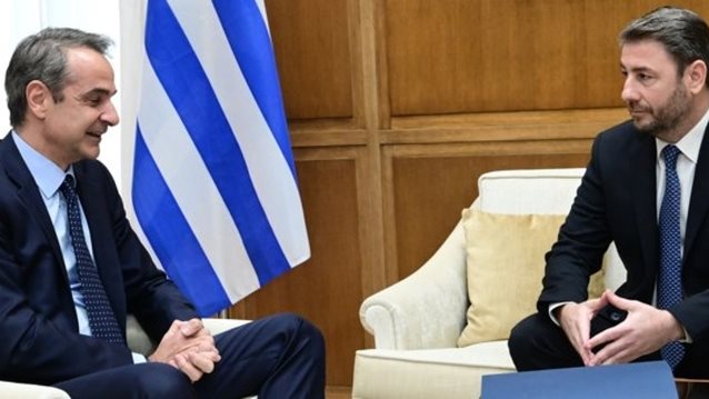 Μητσοτάκης και Ανδρουλάκης σε επίσημη συνάντηση, πρώτη φορά μετά το 2021 - Τι συζήτησαν μπροστά και πίσω από τις κάμερες