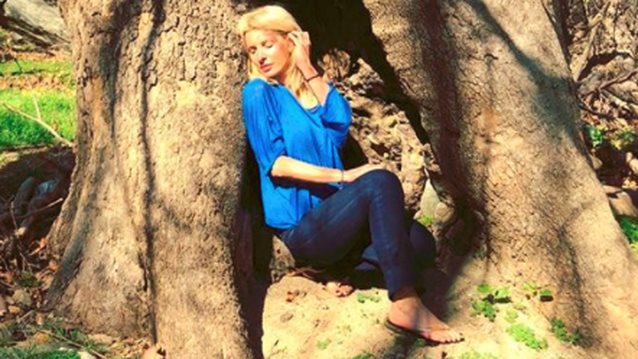 Ελένη Μενεγάκη : Το βίντεο με την κόρη της στην Άνδρο