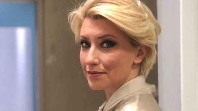 Σία Κοσιώνη 
: Με νέο hairlook μετά τη λήξη της καραντίνας