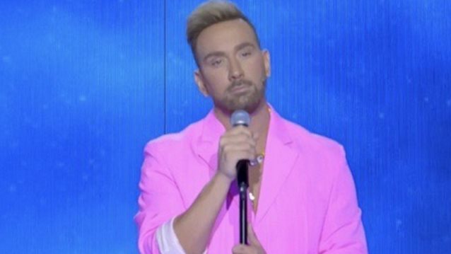 J2US | Ο μεγάλος τελικός ξεκίνησε! Η συγκίνηση του Νίκου Κοκλώνη στην έναρξη