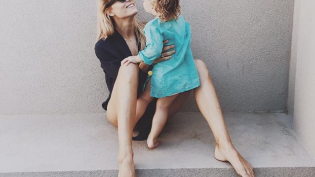 Βίκυ Καγιά: Συνεχίζει τις διακοπές με την κόρη της: Φωτογραφίες