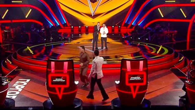 Απρόοπτο στον τελικό του The Voice: "Τι είναι αυτό;"
