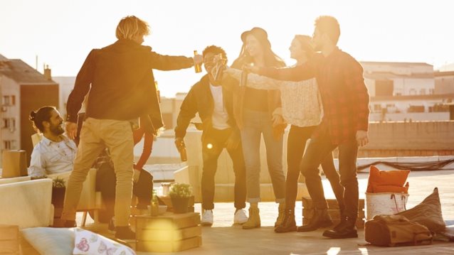 Γιατί μεθάς πιο εύκολα στον ήλιο