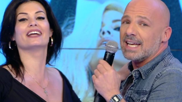 Νίκος Μουτσινάς: Τρόλαρε την Κορινθίου &amp; εκείνη εισέβαλε στο πλατό! Δείτε το video