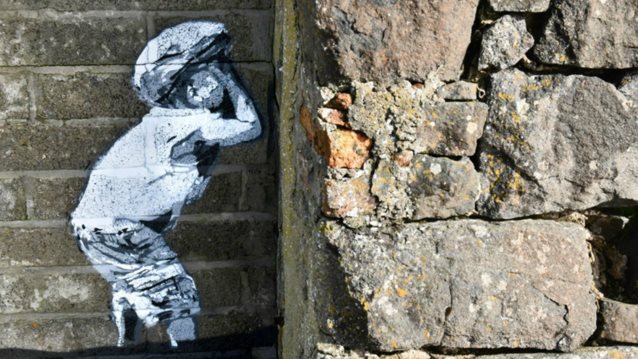 Τα Χριστούγεννα του Banksy: Το νέο γκράφιτι του διάσημου street artist και το κοινωνικό μήνυμα για τα Χριστούγεννα
