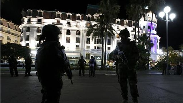 H Γαλλία Ξανά Στο Αίμα: Πάνω από 80 νεκροί και 100 τραυματίες μετά από νέο μακελειό