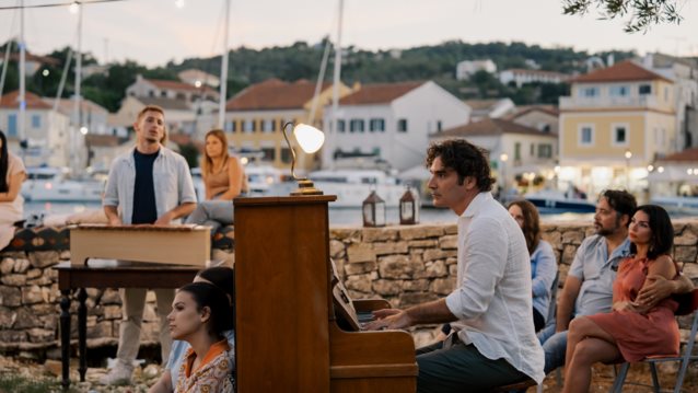 15 backstage στιγμιότυπα από τα γυρίσματα του &quot;Maestro&quot;