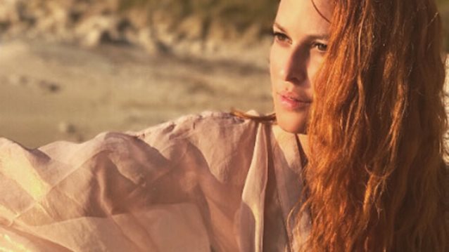 Σίσσυ Χρηστίδου: Απολαμβάνοντας το ηλιοβασίλεμα με τους γιους της: Φωτογραφία