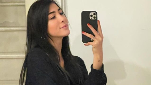 Χριστίνα Μπέτα | Η κόρη της Νατάσας Θεοδωρίδου φόρεσε την πιο πρωτότυπη φούστα που έχουμε δει ποτέ