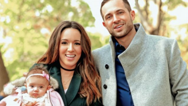 Kαλομοίρα: Οι λεπτομέρειες της βάφτισης της κόρης της: Ποιοι διάσημοι Έλληνες θα είναι οι νονοί;