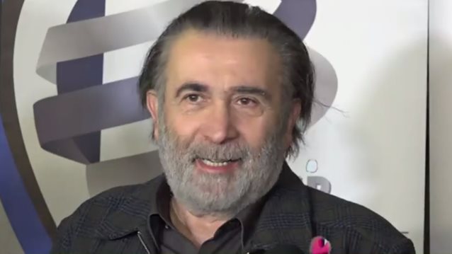 Ο Λάκης Λαζόπουλος θετικός στο κορονοϊό: "Μέχρι τις 3 Ιανουαρίου μπορεί να έχουμε προλάβει να κολλήσουμε όλοι"
