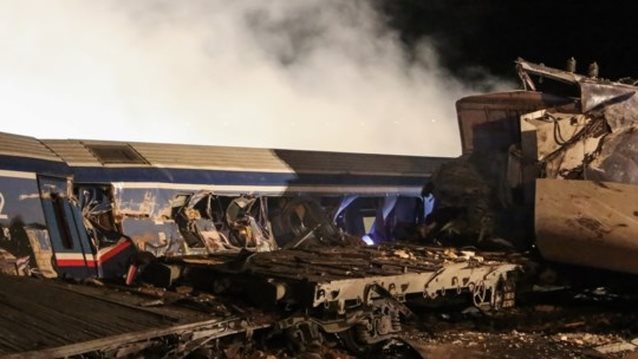Τραγωδία δίχως τέλος στα Τέμπη: 32 νεκροί και 85 τραυματίες από τη σύγκρουση τρένων - Συνεχίζονται οι προσπάθειες απεγκλωβισμού