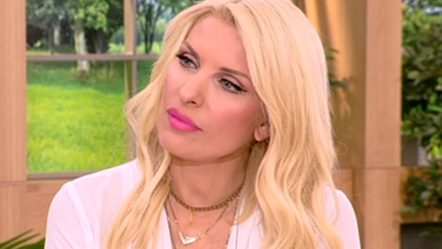 Ελένη Μενεγάκη: Το ανθρώπινο πρόσωπο της παρουσιάστριας μέσα από τα μάτια του πνευματικού της: Video