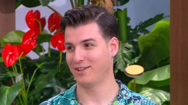 Ο Στέφανος Πιτσίνιαγκας στην &quot;Ελένη&quot; για δεύτερη φορά | Ακούστε το νέο ακυκλοφόρητο τραγούδι του