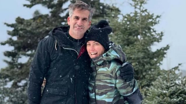 Χριστούγεννα στο βουνό για τη Σία Κοσιώνη και τον Κώστα Μπακογιάννη