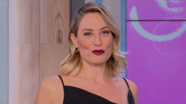 Ελεονώρα Μελέτη: &quot;Έψαχνα να βρω τρόπο πως θα το πω. Θυμάμαι είχα κουκουλωθεί, κρυβόμουν κάτω από κάτι μαξιλάρια, ντρεπόμουν&quot;