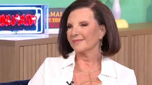 Άννα Μπιθικώτση: &quot;&#39;Εχω σε ένα μαντήλι το τελευταίο δάκρυ του πατέρα μου και της μητέρας μου&quot;